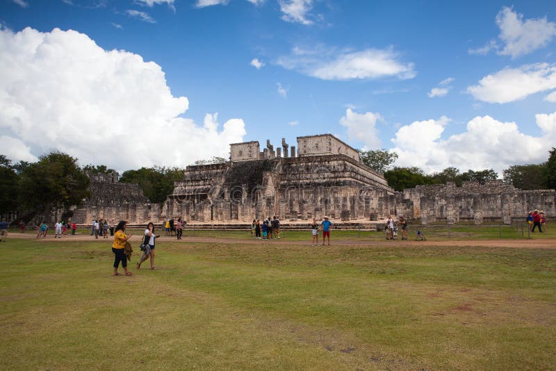 Величественные майяские руины в Chichen Itza, Мексике стоковые изображения Величественные майяские руины в Chichen Itza, Мексике стоковые изображения