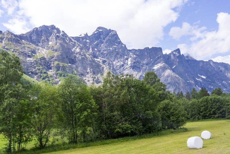 Взгляд Trollveggen стоковое изображение Взгляд Trollveggen стоковое изображение