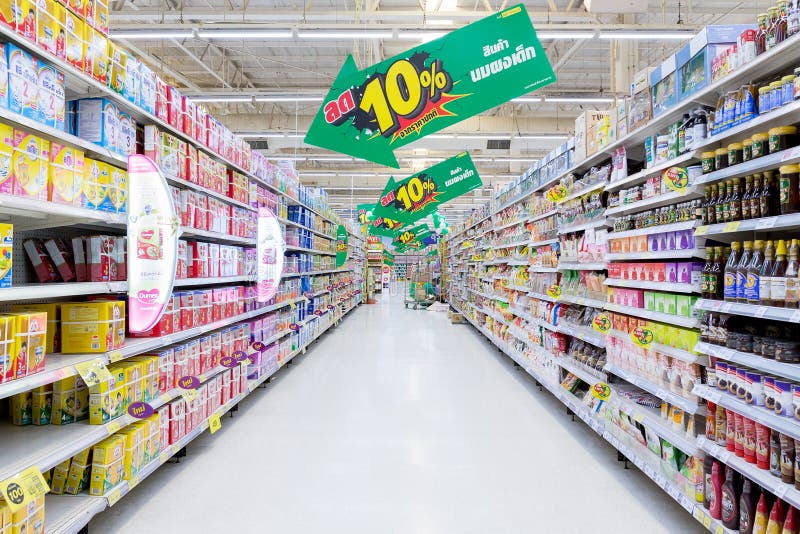 Взгляд острова супермаркета лотоса Tesco стоковая фотография Взгляд острова супермаркета лотоса Tesco стоковая фотография