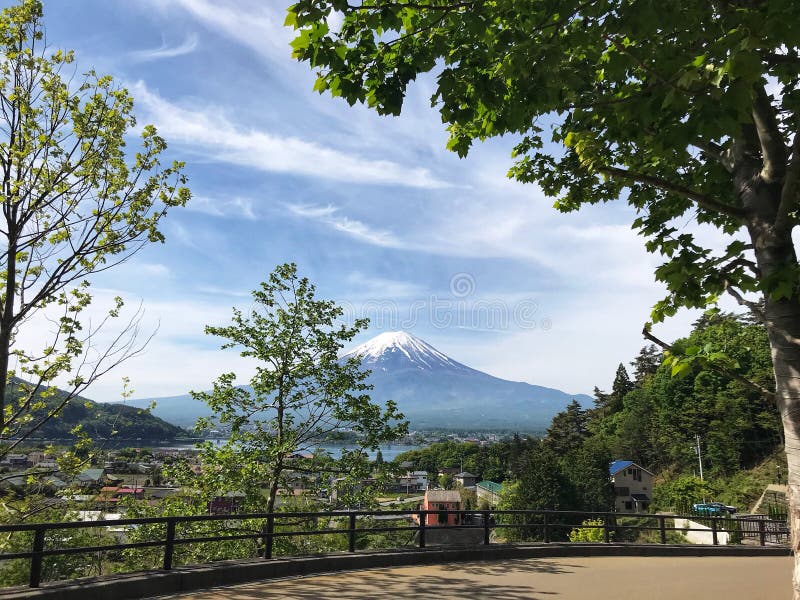 Взгляд Mount Fuji, Mount Fuji расположен на HonshÅ «, самый высокий вулкан в Японии стоковое фото Взгляд Mount Fuji, Mount Fuji расположен на HonshÅ «, самый высокий вулкан в Японии стоковое фото
