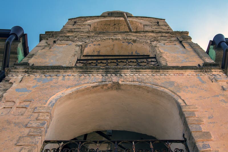 Взгляд башни от церков в монастыре „St. George Martir Hadjidimovo победоносном „, Болгария стоковое изображение Взгляд башни от церков в монастыре „St. George Martir Hadjidimovo победоносном „, Болгария стоковое изображение