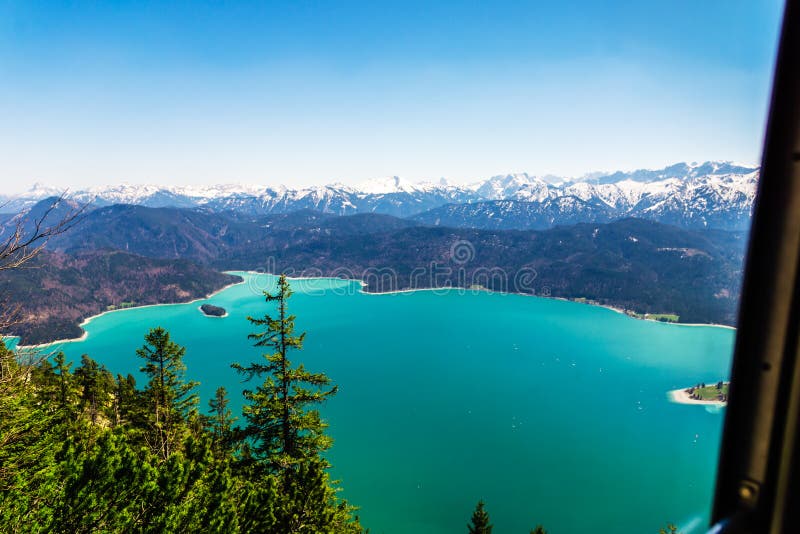 Взгляд на озере Walchensee от вершины Herzogstand стоковые изображения rf
