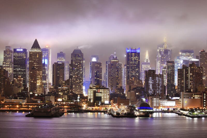 Взгляд ночи New York стоковое фото Взгляд ночи New York стоковое фото