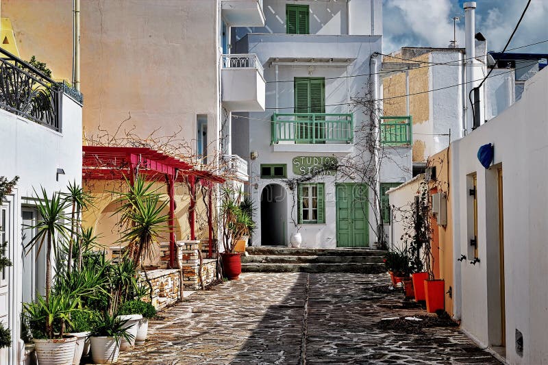 Взгляд улицы в городке Chora старом, Naxos, Греции стоковые изображения Взгляд улицы в городке Chora старом, Naxos, Греции стоковые изображения
