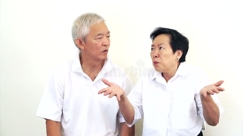 Видео азиатских старших пар не любит дело Осадка и не удовлетворяет