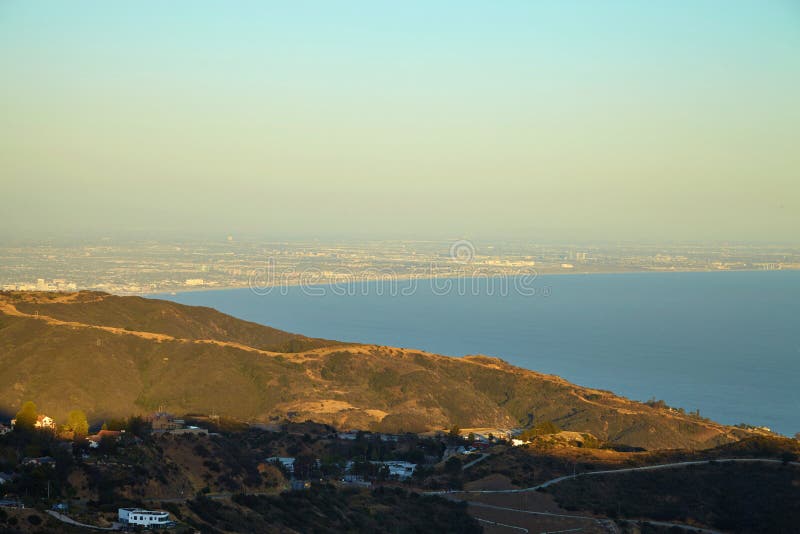 Вид на океан и геология, Malibu, CA стоковое изображение Вид на океан и геология, Malibu, CA стоковое изображение