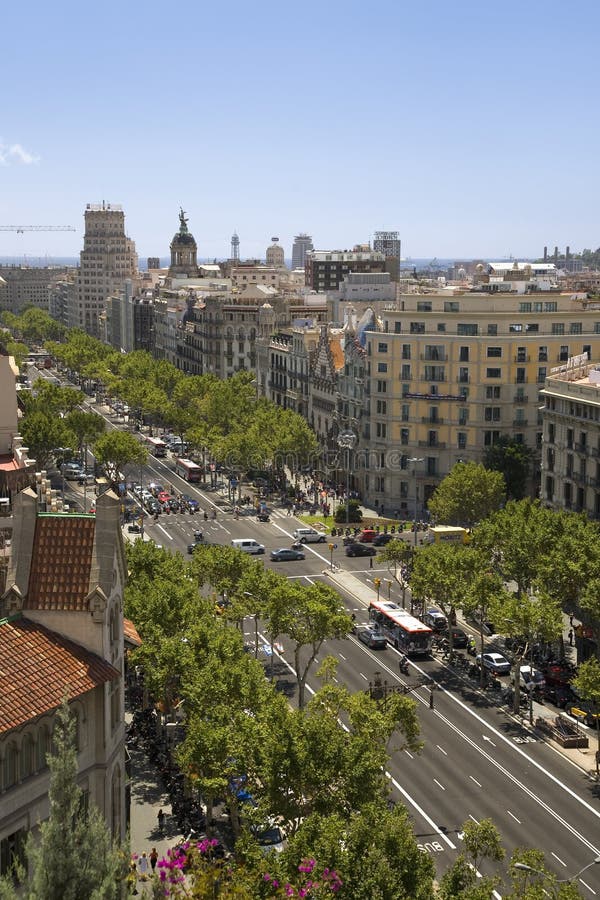 Вид с воздуха улицы в районе Eixample, Барселоны ЧИА ½ ¿ Passeig de Grï, Испании, Европы стоковое фото Вид с воздуха улицы в районе Eixample, Барселоны ЧИА ½ ¿ Passeig de Grï, Испании, Европы стоковое фото