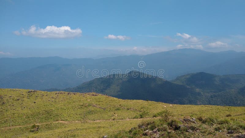 Вид ландшафта Кералы ponmudi thiruvananthapuram станции холма стоковое изображение