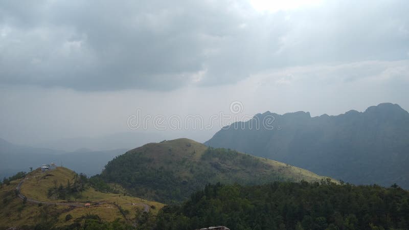Вид ландшафта Кералы ponmudi thiruvananthapuram станции холма стоковые изображения rf