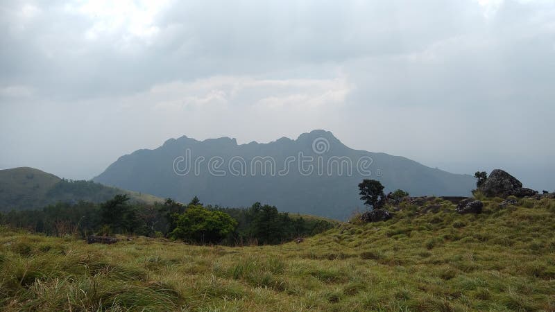 Вид ландшафта Кералы ponmudi thiruvananthapuram станции холма стоковая фотография