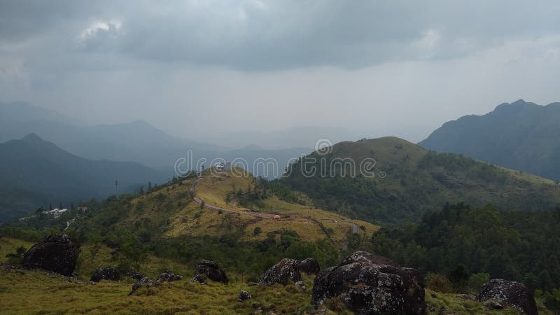 Вид ландшафта Кералы ponmudi thiruvananthapuram станции холма стоковая фотография rf