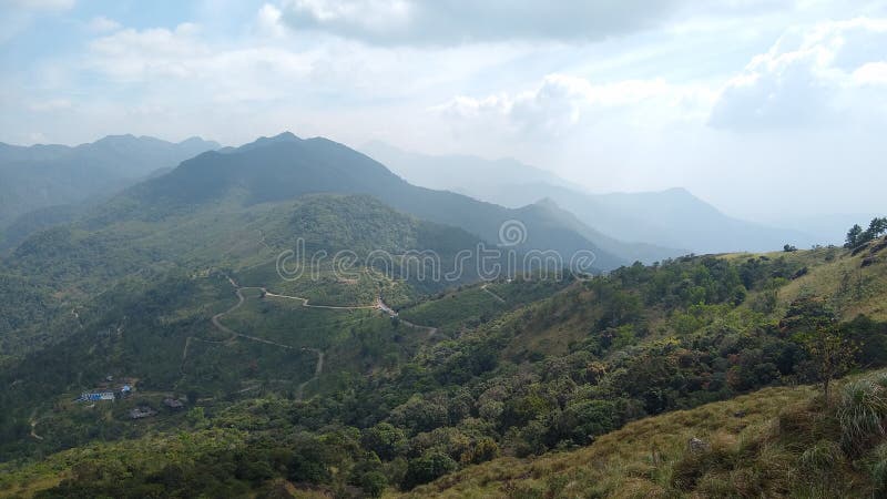 Вид ландшафта Кералы ponmudi thiruvananthapuram станции холма стоковое фото rf