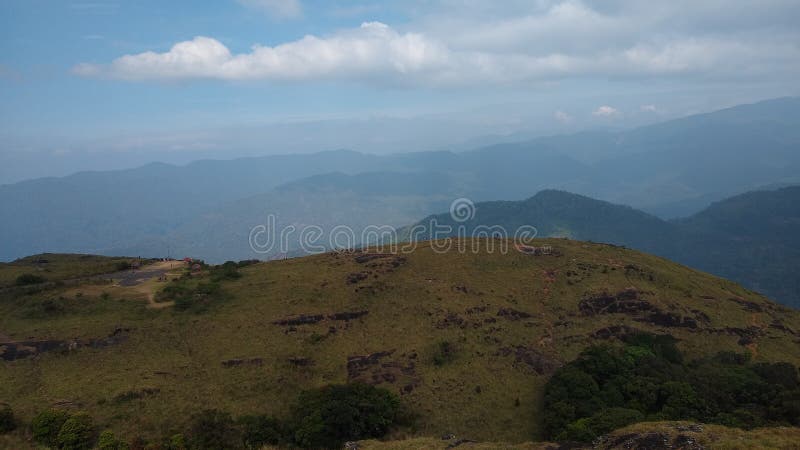 Вид ландшафта Кералы ponmudi thiruvananthapuram станции холма стоковые фотографии rf