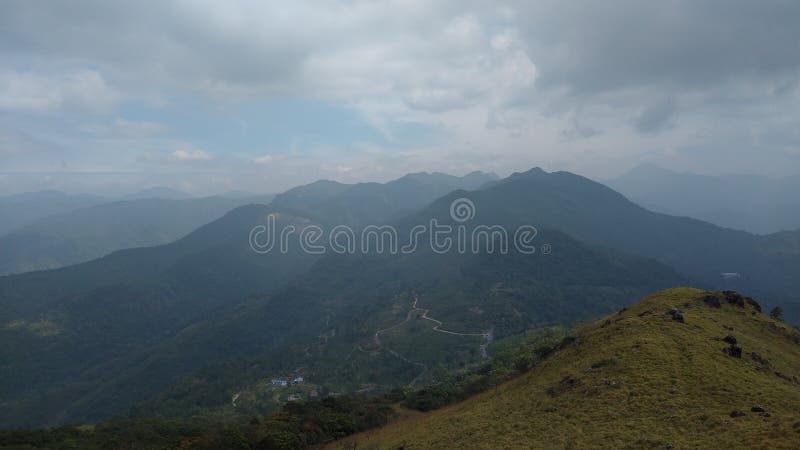 Вид ландшафта Кералы ponmudi thiruvananthapuram станции холма стоковые изображения rf
