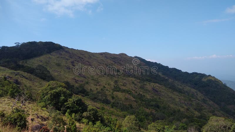 Вид ландшафта Кералы ponmudi thiruvananthapuram станции холма стоковое изображение rf