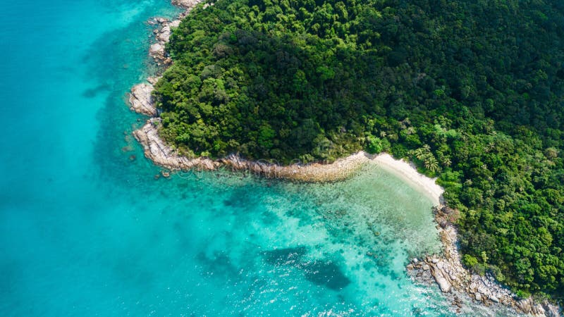 Вид с воздуха красивого пляжа в Малайзии Пляж черепахи в Pulau Perhentian Kecil стоковое изображение Вид с воздуха красивого пляжа в Малайзии Пляж черепахи в Pulau Perhentian Kecil стоковое изображение