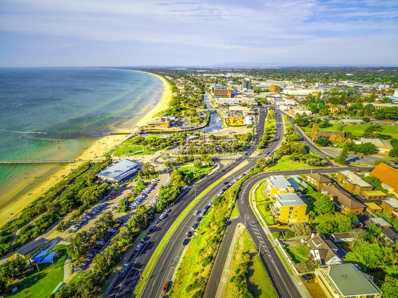 Вид с воздуха шоссе Nepean пропуская через пригород Frankston на полуострове Mornington, Мельбурне, Австралии стоковые фото Вид с воздуха шоссе Nepean пропуская через пригород Frankston на полуострове Mornington, Мельбурне, Австралии стоковые фото