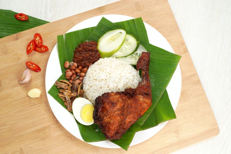 Вид сверху lemak nasi вкусные блюда из Малайзии стоковые изображения rf