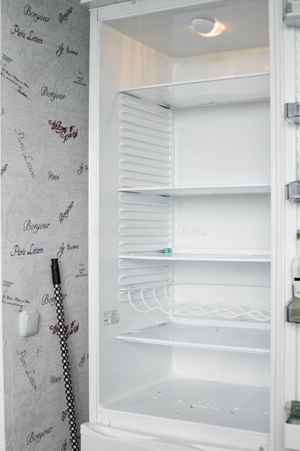 Холодильники и морозильные камеры