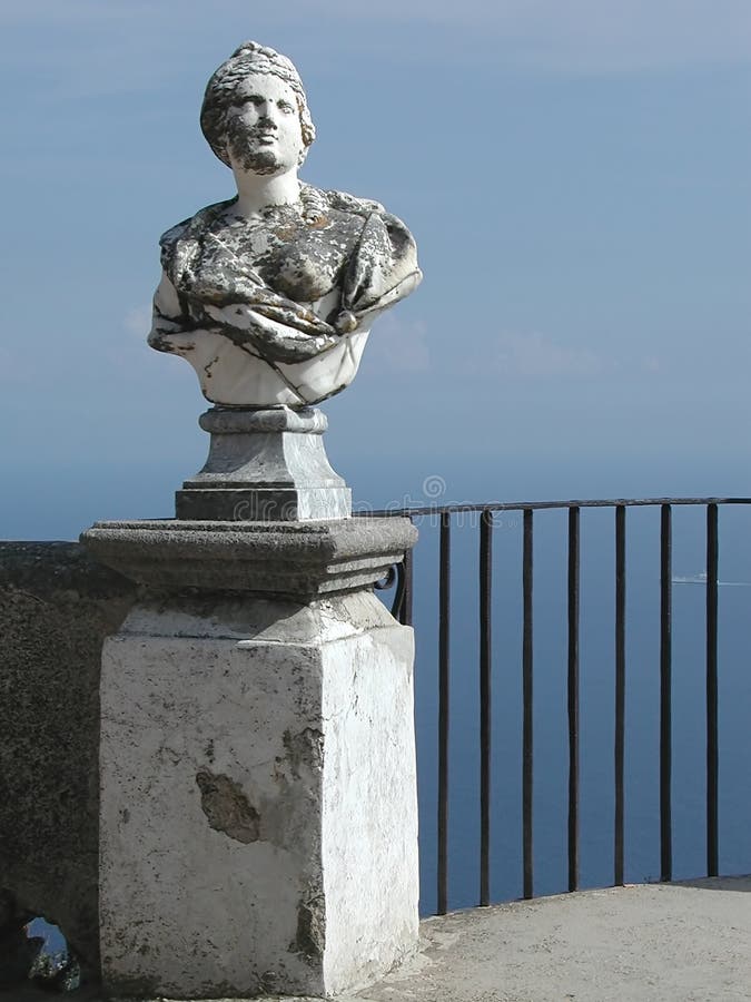 вилла Италии свободного полета cimbrone балкона amalfi стоковое фото rf вилла Италии свободного полета cimbrone балкона amalfi стоковое фото rf