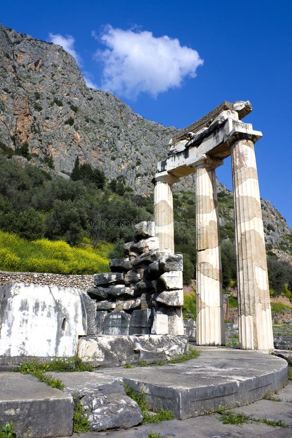 висок pronea Афины delphi Греции стоковые фото