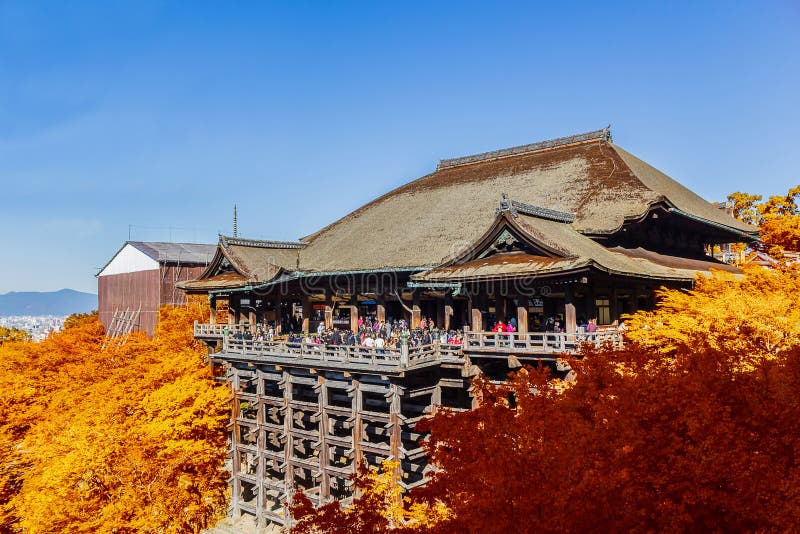 Висок Киото с листьями осени, Япония Kiyomizu-dera стоковая фотография Висок Киото с листьями осени, Япония Kiyomizu-dera стоковая фотография