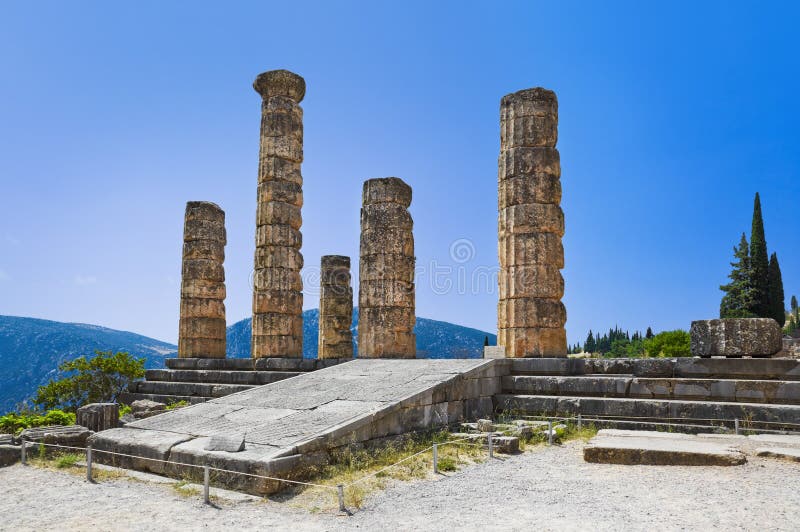 висок руин apollo delphi Греции стоковое фото rf