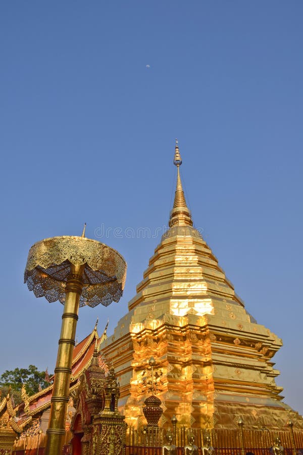 Висок Чиангмай Wat Phrathat Doi Suthep, Таиланд стоковая фотография rf Висок Чиангмай Wat Phrathat Doi Suthep, Таиланд стоковая фотография rf