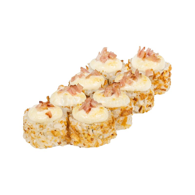 Вкусные суши рулоны с кремовым соусом и мелко рубленым мясом стоковые фото