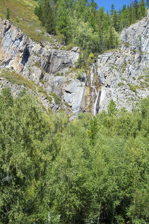 Водопад Cherlak в горах Altai стоковое фото rf Водопад Cherlak в горах Altai стоковое фото rf