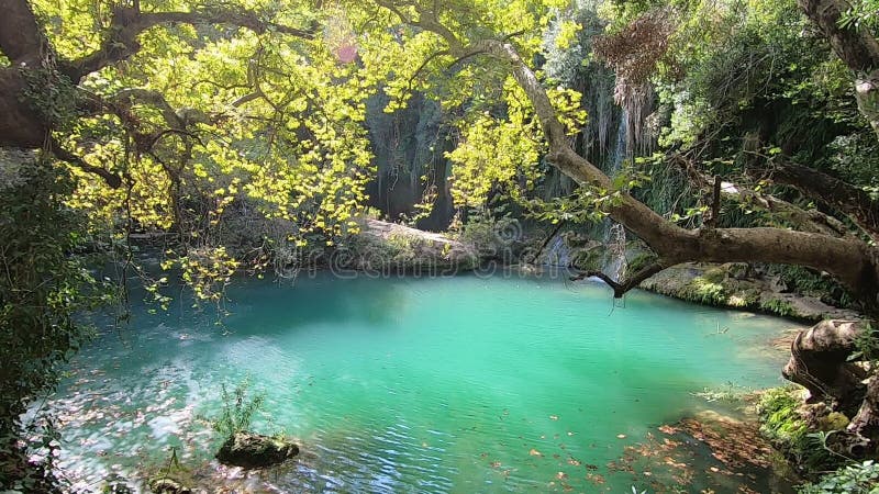 Водопад kursunlu Антальи в турции.