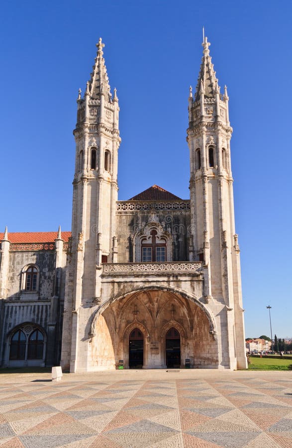 Portugal, Lisbon:The navy museum is situated in the north and west wing of Jeronimos monastery; view of the main entrance. Portugal, Lisbon:The navy museum is situated in the north and west wing of Jeronimos monastery; view of the main entrance