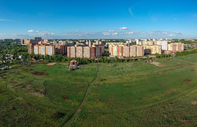 Воздушная панорама жилого района стоковые фотографии rf Воздушная панорама жилого района стоковые фотографии rf