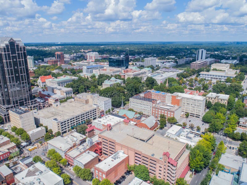 Воздушный взгляд глаза ` s птицы трутня города Raleigh, NC стоковые фото Воздушный взгляд глаза ` s птицы трутня города Raleigh, NC стоковые фото