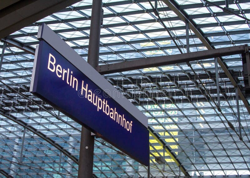 Вокзал Hauptbahnhof Берлина стоковое фото Вокзал Hauptbahnhof Берлина стоковое фото