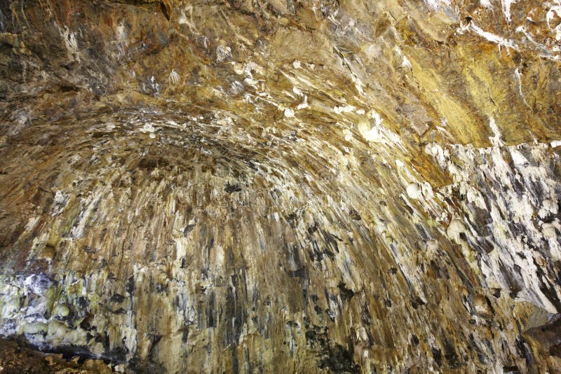 Вулканическая галерея пещеры в острове Terceira babb Algar делает Carva стоковые фото Вулканическая галерея пещеры в острове Terceira babb Algar делает Carva стоковые фото