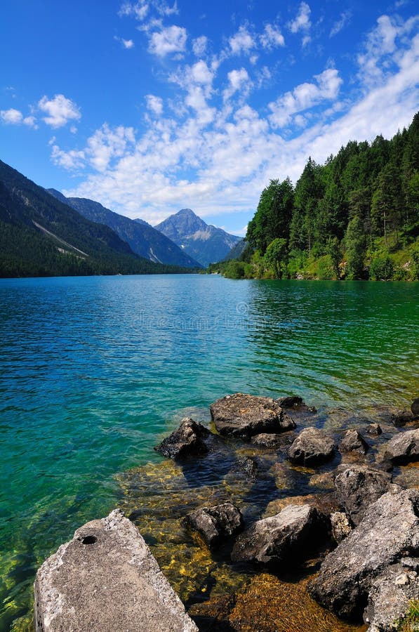 высокогорное озеро tirol стоковое изображение rf