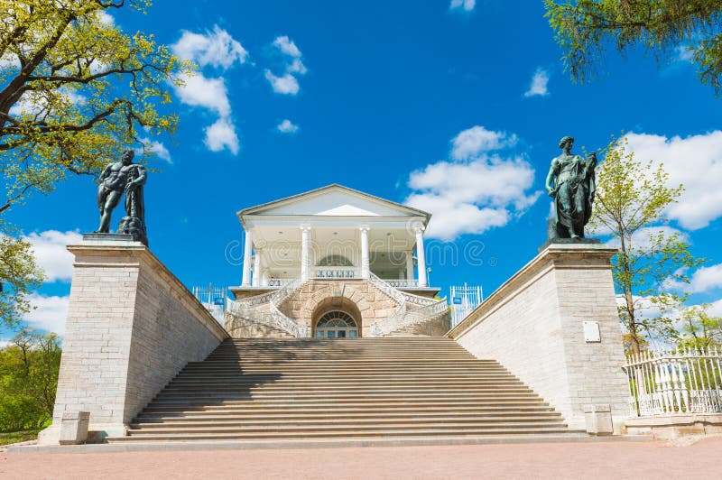 Галерея Камерона в парке Катрина в Tsarskoye Selo стоковые фотографии rf Галерея Камерона в парке Катрина в Tsarskoye Selo стоковые фотографии rf