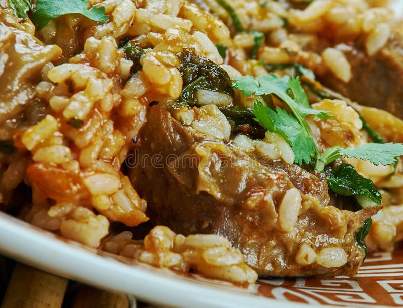 гамопилафо-грек-блюд, рис и различные виды мяса, такие как коз-баранина