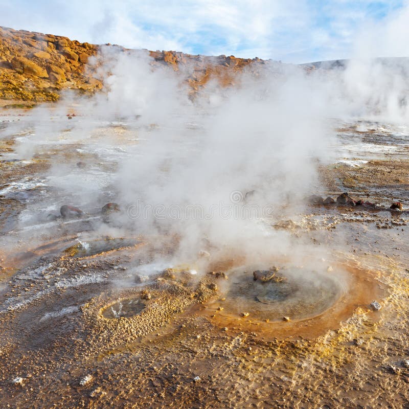 Гейзеры на восходе солнца, пустыня Tatio Atacama, Чили стоковые фото Гейзеры на восходе солнца, пустыня Tatio Atacama, Чили стоковые фото