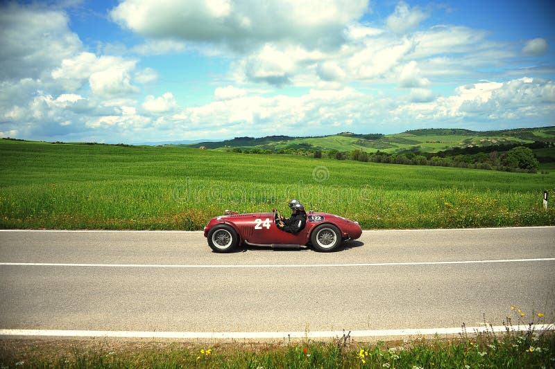 гонка 2010 mille miglia стоковая фотография гонка 2010 mille miglia стоковая фотография