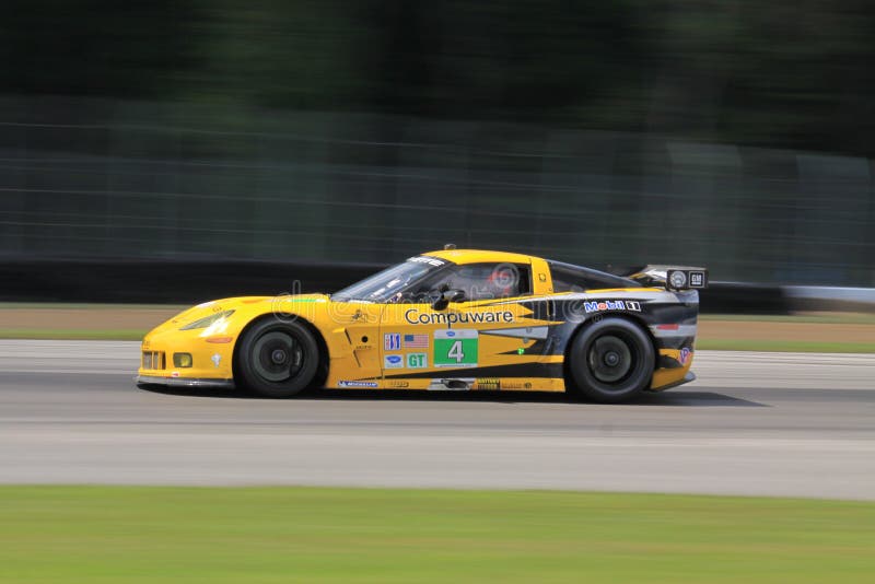 Гонки Chevrolet Corvette редакционное стоковое фото. изображение ...