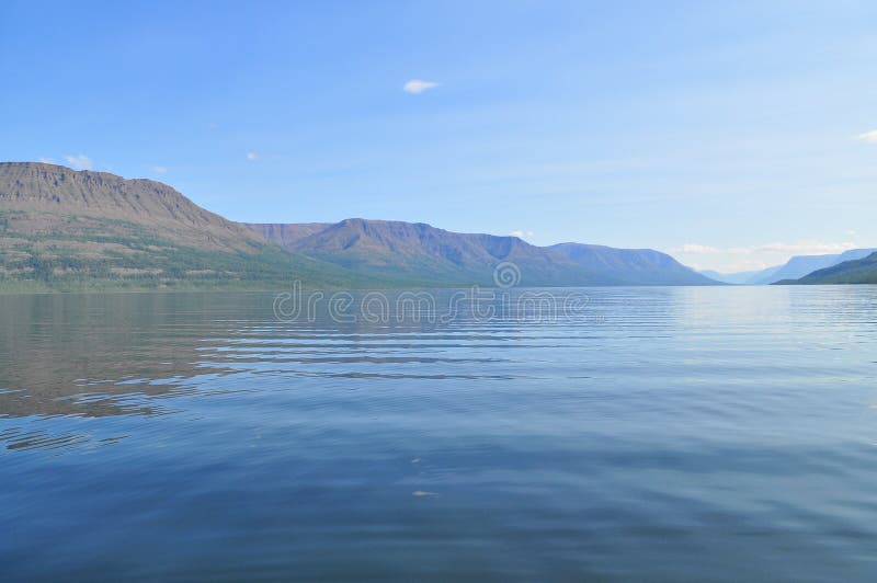 горы горы озера lac de Франции creno Корсики корсиканские стоковые изображения rf горы горы озера lac de Франции creno Корсики корсиканские стоковые изображения rf