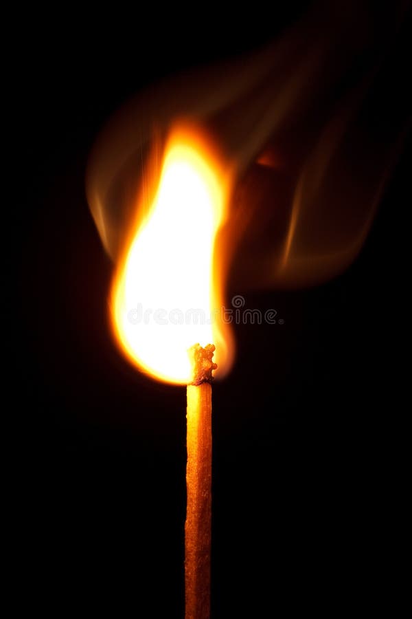 Горящая спичка стоковое изображение