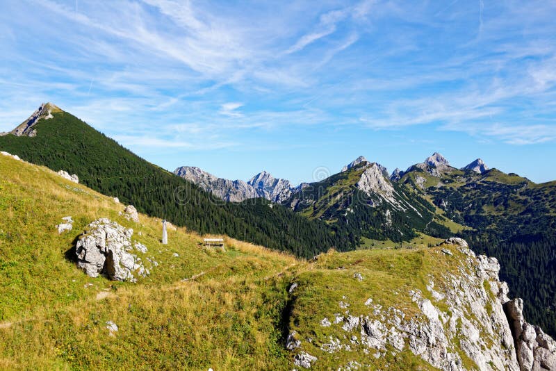 Гребень Allgäu Альпы горы на лете стоковое фото rf Гребень Allgäu Альпы горы на лете стоковое фото rf