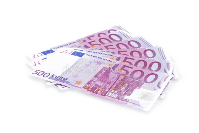 Группа в составе 500 банкнот евро изолированных на белой предпосылке стоковая фотография Группа в составе 500 банкнот евро изолированных на белой предпосылке стоковая фотография