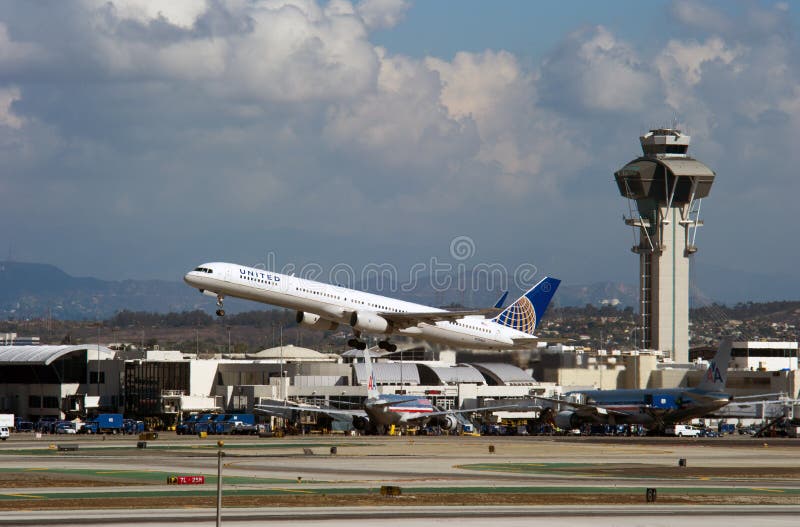 Двигатель United Airlines принимает стоковые изображения Двигатель United Airlines принимает стоковые изображения