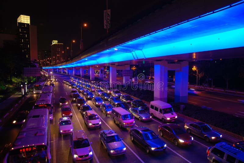 движение shanghai ночи стоковое изображение движение shanghai ночи стоковое изображение