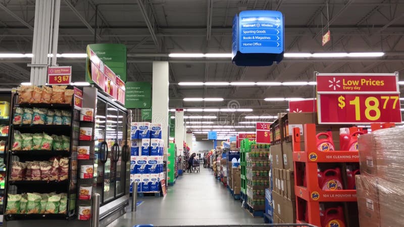 Движение питания людей за покупками в магазин walmart