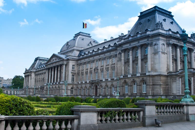 дворец brussels королевский стоковое изображение rf дворец brussels королевский стоковое изображение rf